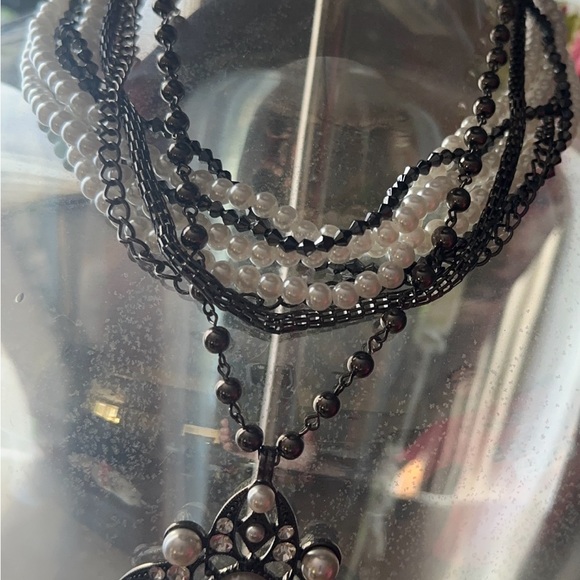 Rhinestone and pearl necklace - Picture 8 of 8